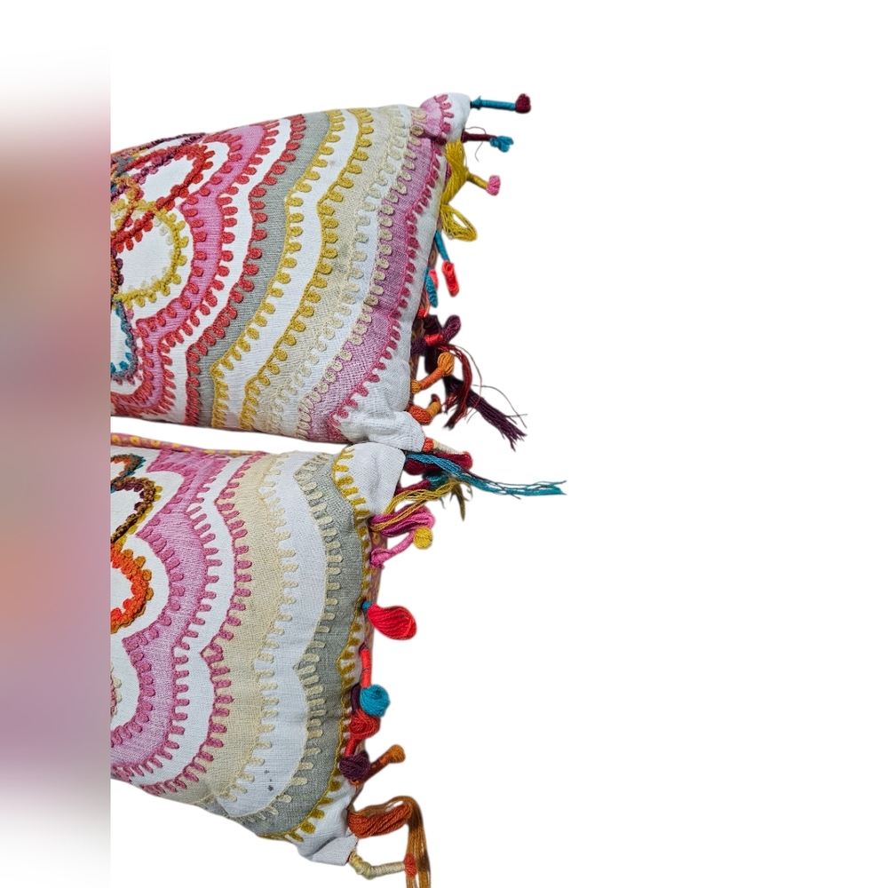 Pier 1 Set of 2 Lumbar Pillows Multi Floral Embroidered Tassel Boho Statement - Picture 3 of 7